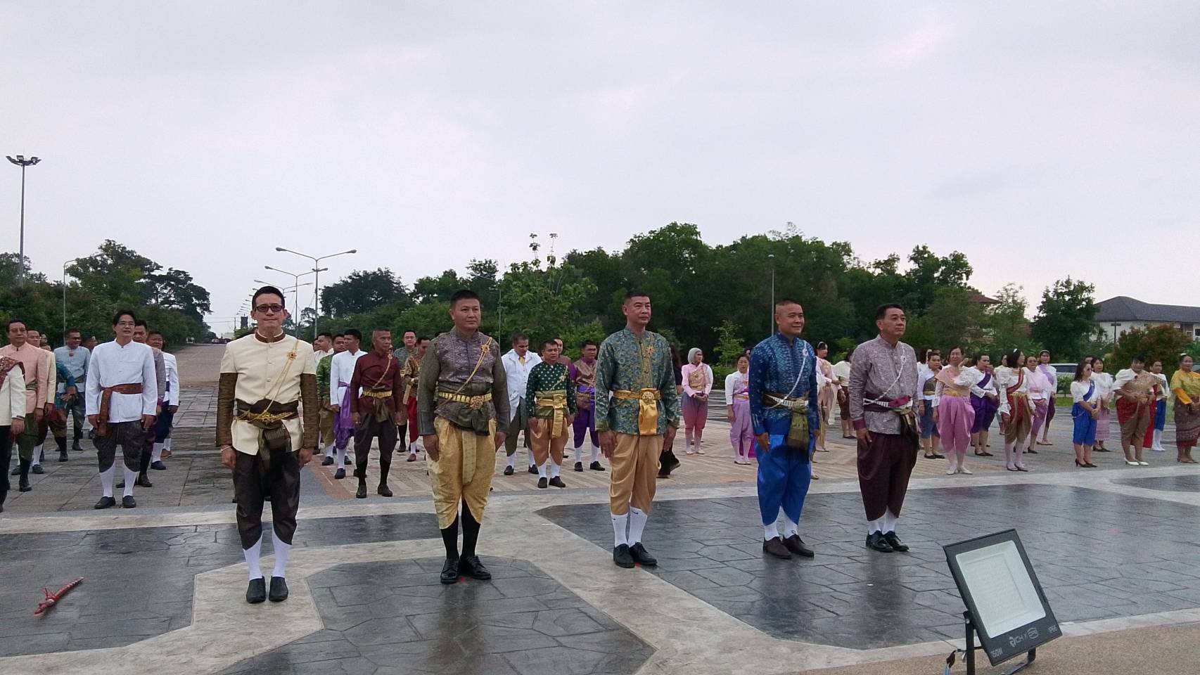 title - ร่ามพิธีถวายบังคมพระบรมราชานุสาวรีย์ พระบาทสมเด็จพระจุลจอมเกล้าเจ้าอยู่หัว (รัชกาลที่ 5) ภายใต้แนวคิด 